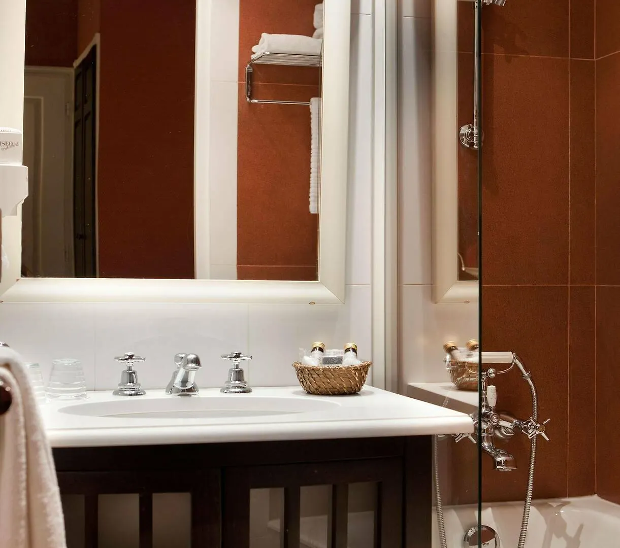 Hotel Serotel Lutece Paris